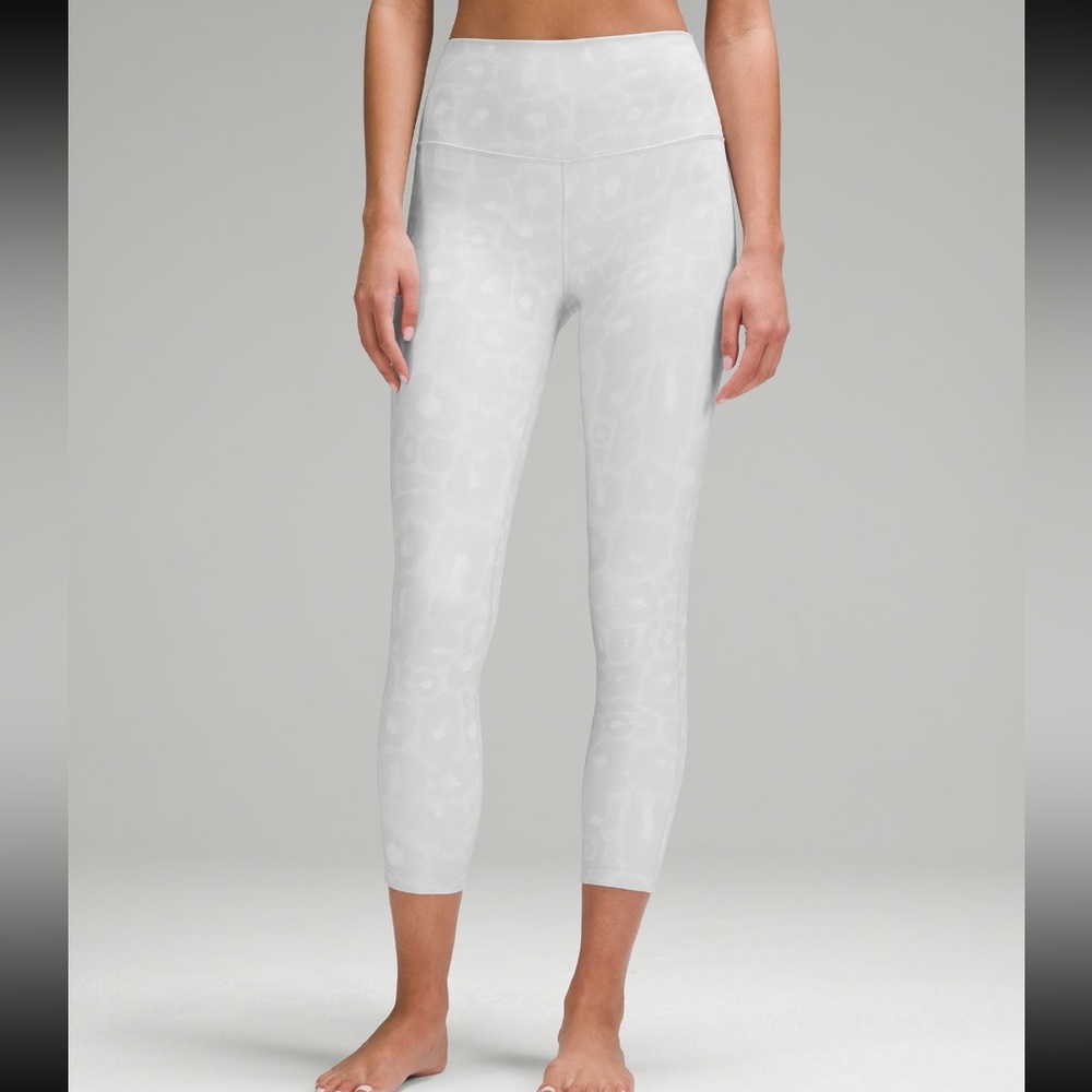 NWT 6 LuluLemon Align High Rise Pant 25” in Spray Leopard Grey Multi